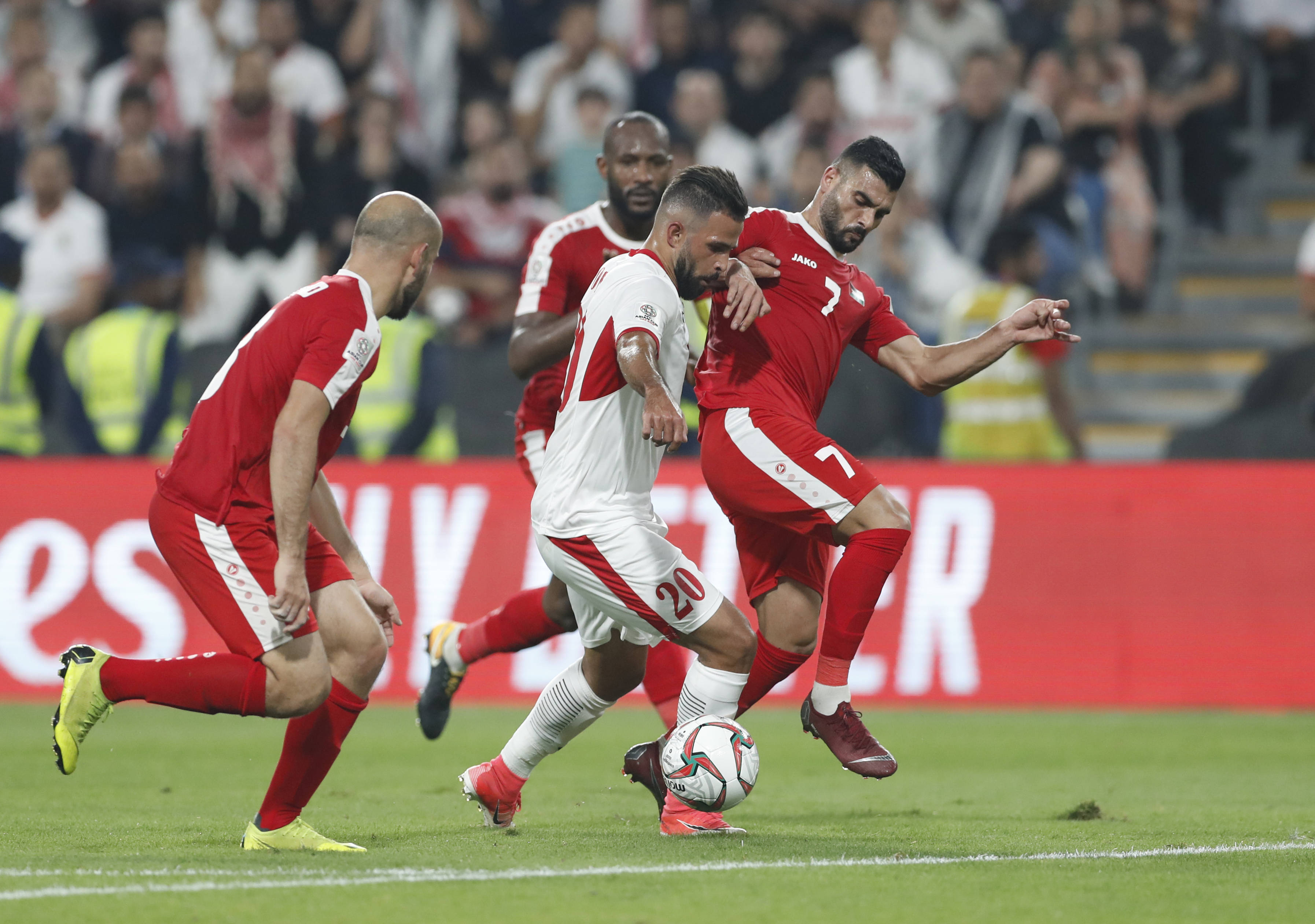 巴勒斯坦与巴拉圭对撞,权衡球速踢风格 巴勒斯坦与巴拉圭对撞,权衡球速踢风格