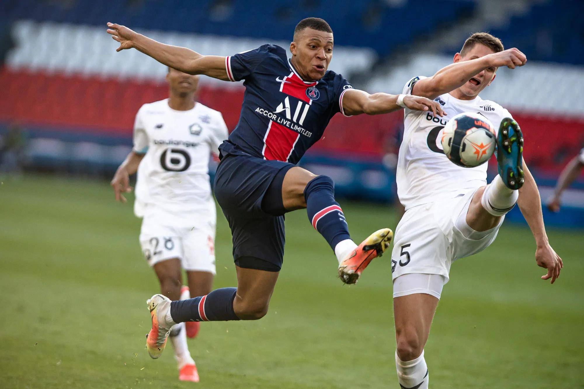 利物浦险胜巴黎，奔向半决赛