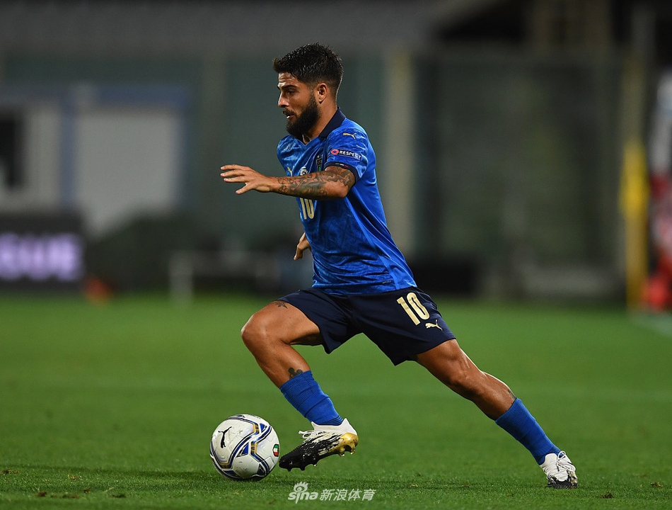 关于意大利大胜波黑，锁定小组头名的信息