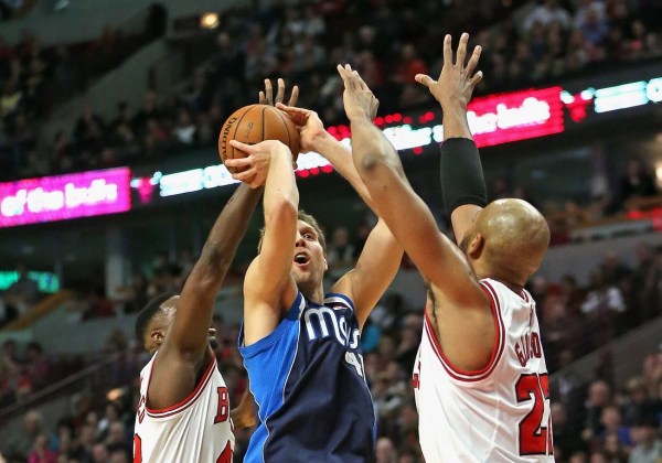 包含活塞惨败小牛，连遭五连败的词条