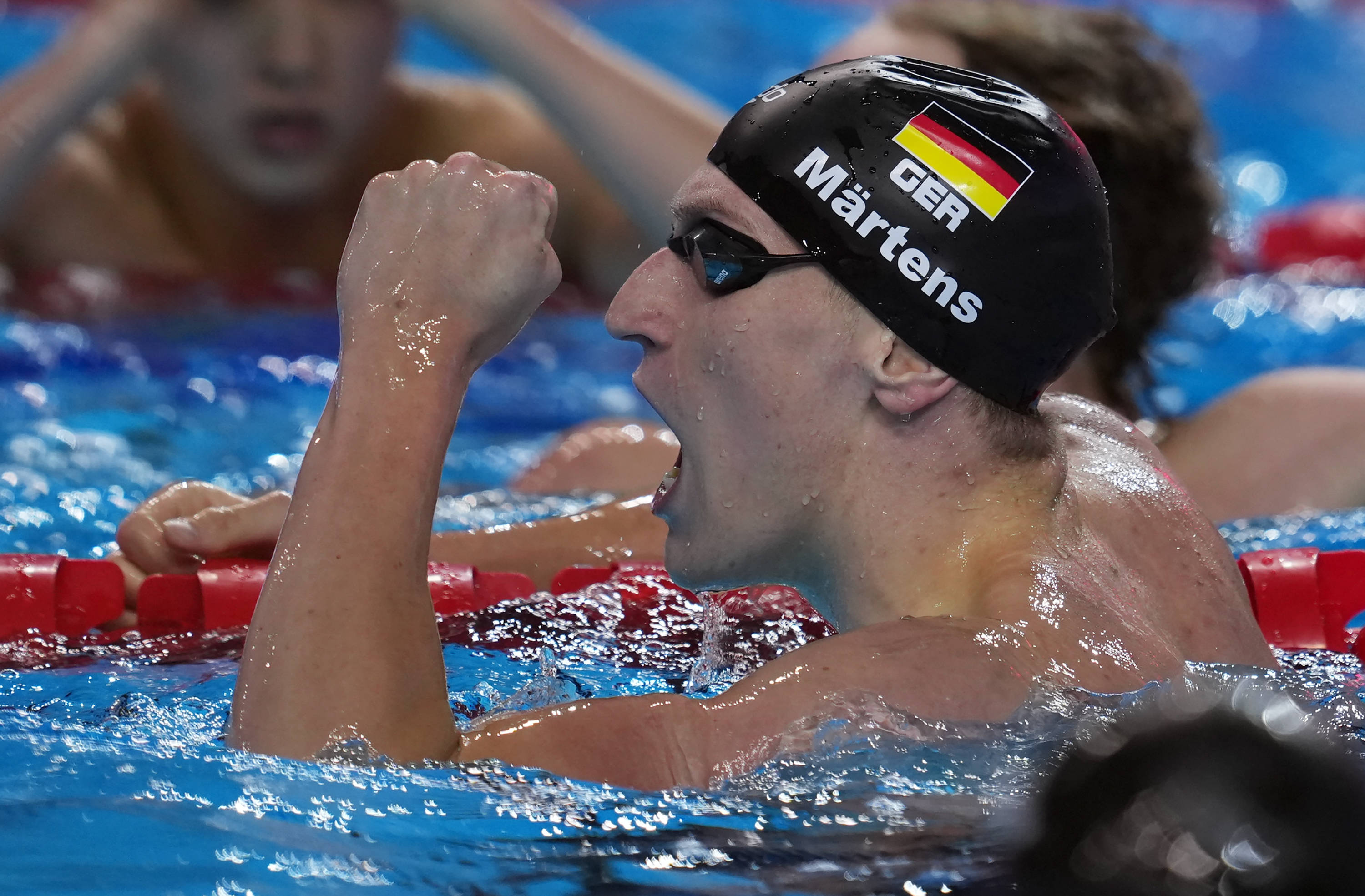 世界赛舞台,游泳代表国家出征荣耀的简单介绍 世界赛舞台,游泳代表国家出征荣耀的简单介绍