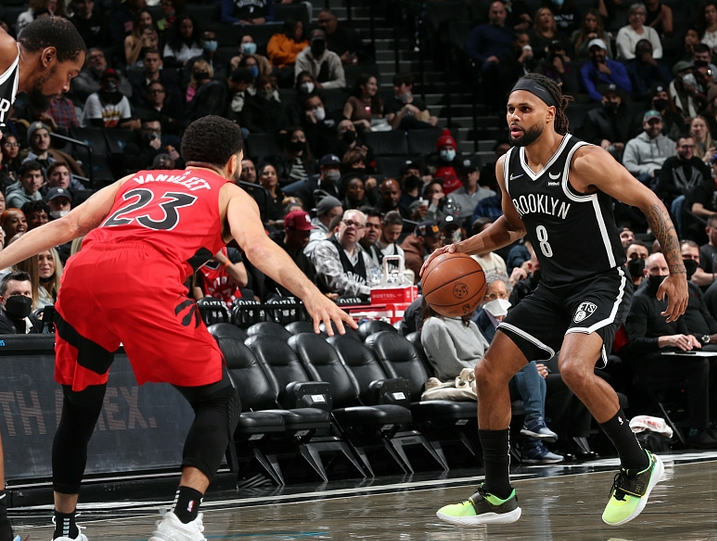 包含广州队鏖战猛龙，麦科勒姆统治全场的词条