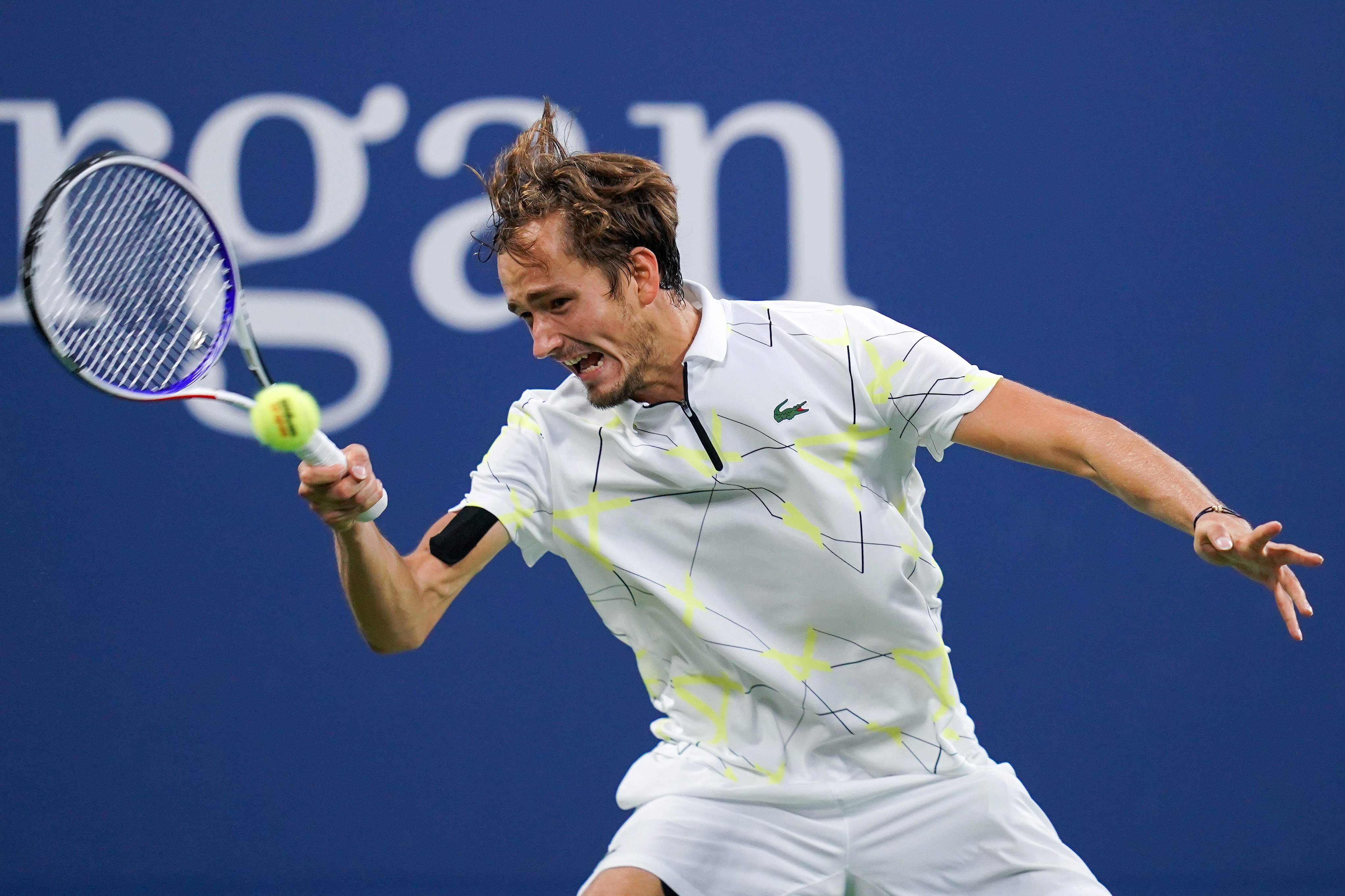 包含日本网球队翻盘欧洲网球队，梅德韦杰夫送出助攻的词条