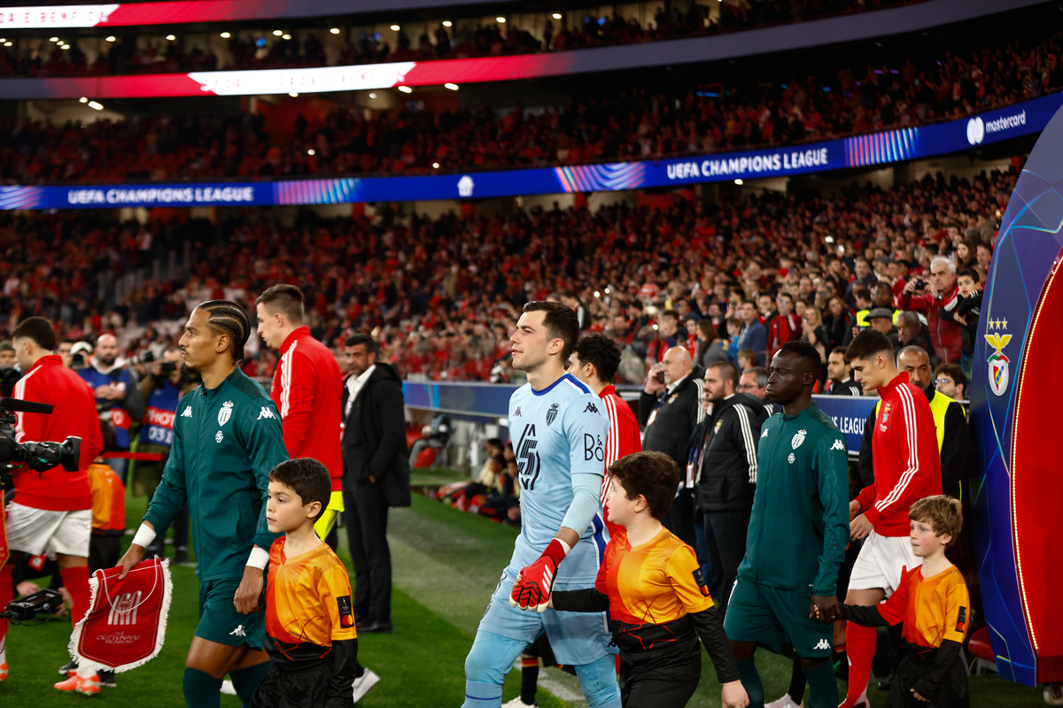 关于利物浦横扫曼联，穆勒刷新纪录的信息