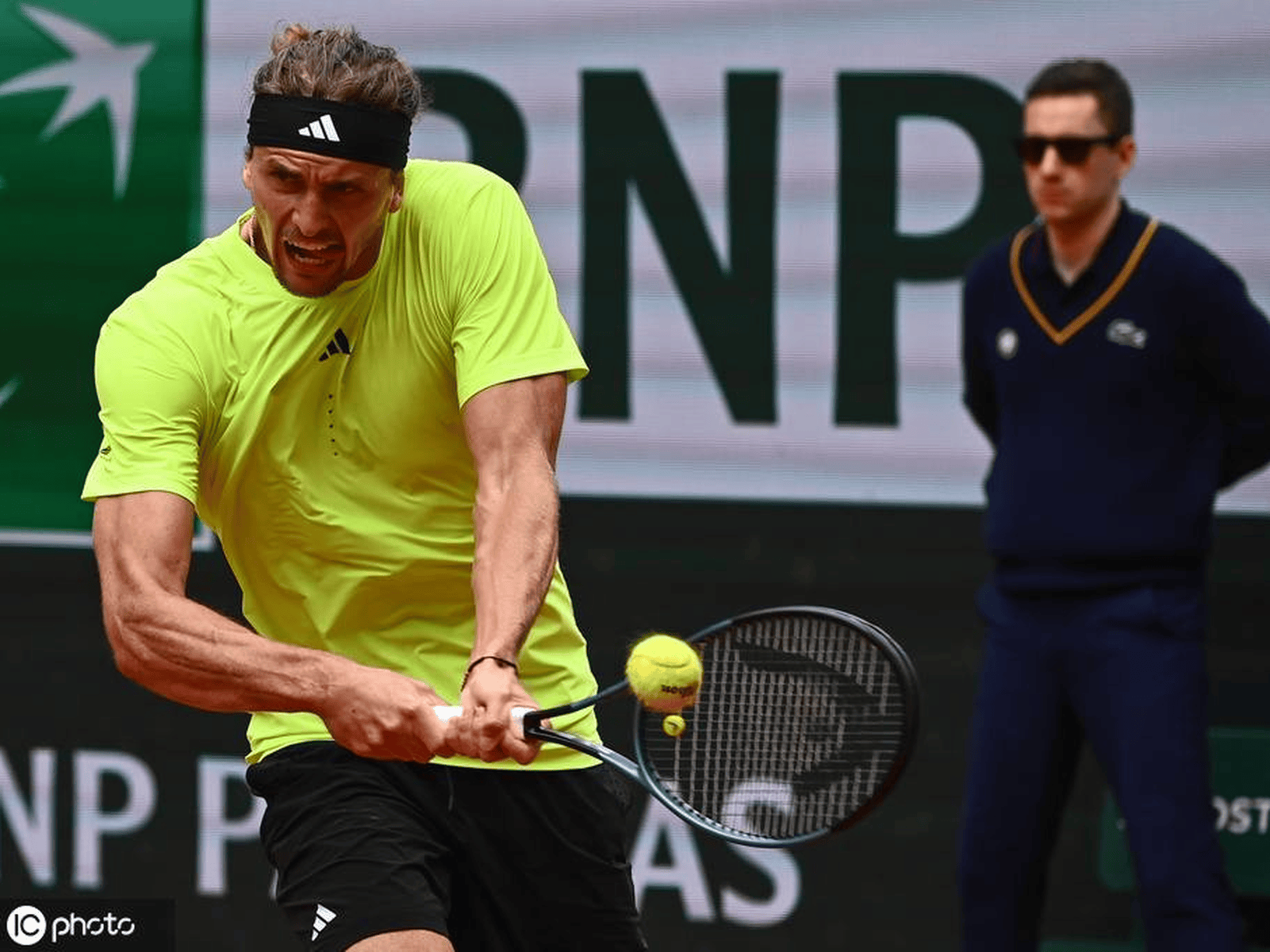 拉沃尔杯力克法网，兹维列夫点燃赛场