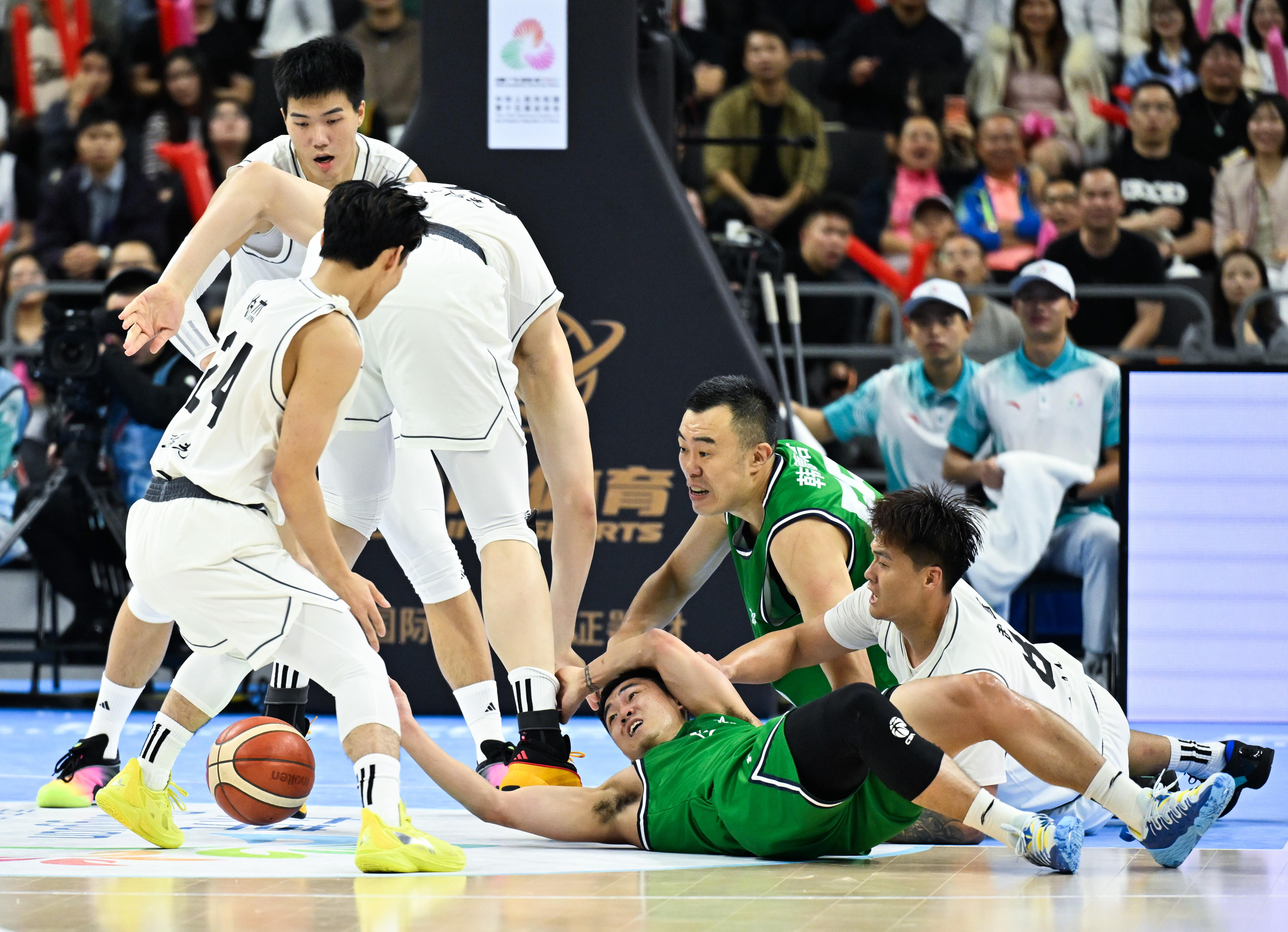 深圳队力克广州队，高诗岩统治全场