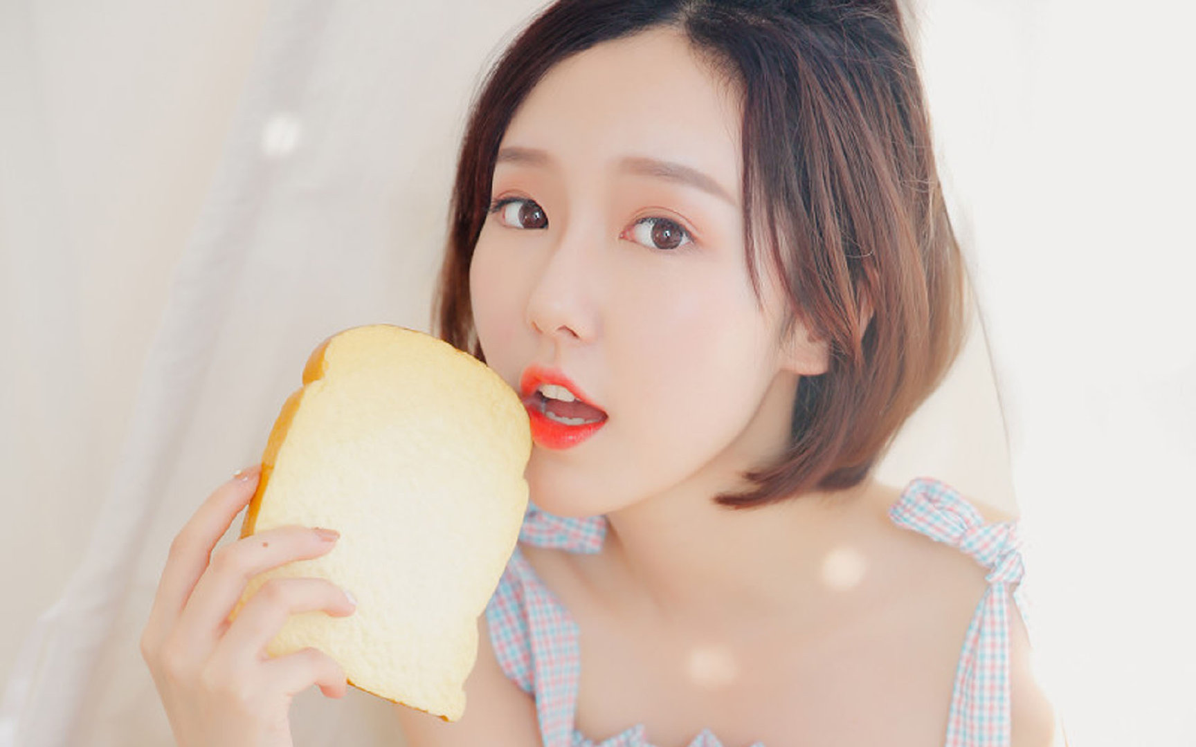 凯恩里程碑之夜,比利亚雷亚尔大胜玻利维亚,足球世界的双重荣耀